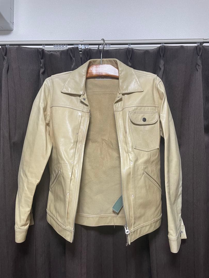 コ*ジ様 クリーム色レザージャケット値下げ中