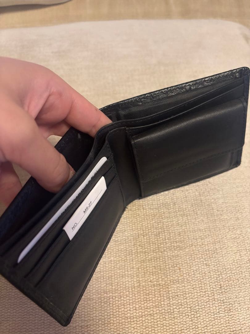 皇居菊紋牛革財布 オーストリッチレザー 二つ折り財布 黒