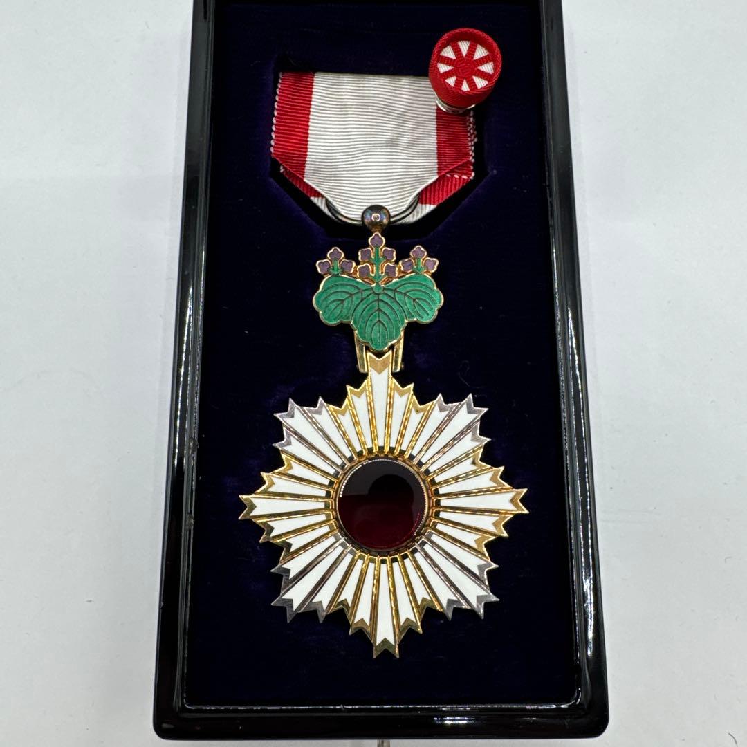 超美品✨勲章 勲五等単光旭日章 共箱 略章付き