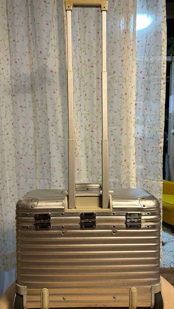 リモワ　パイロット　トロリー　2輪