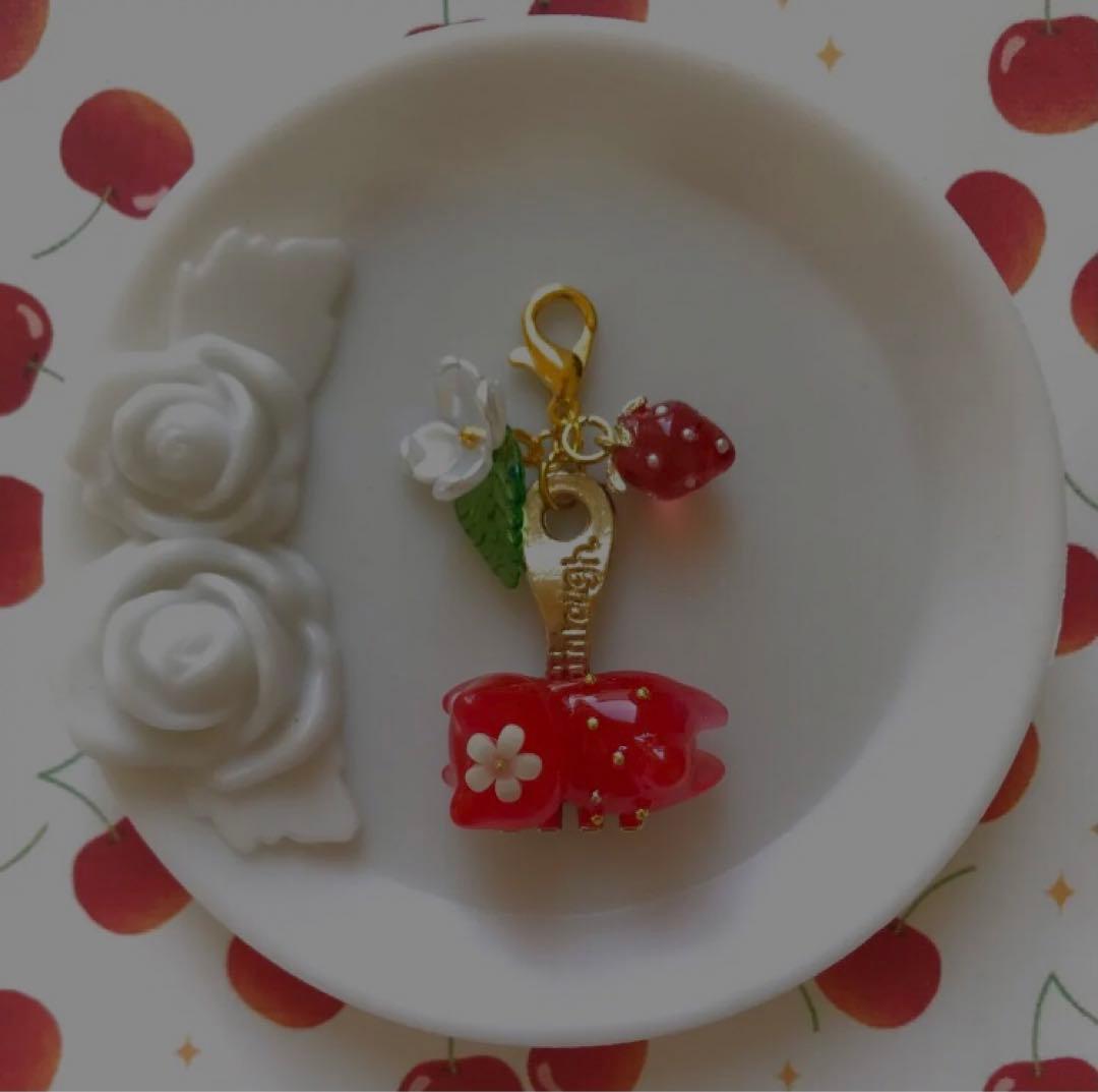 いちごねこちゃんと苺のチャーム