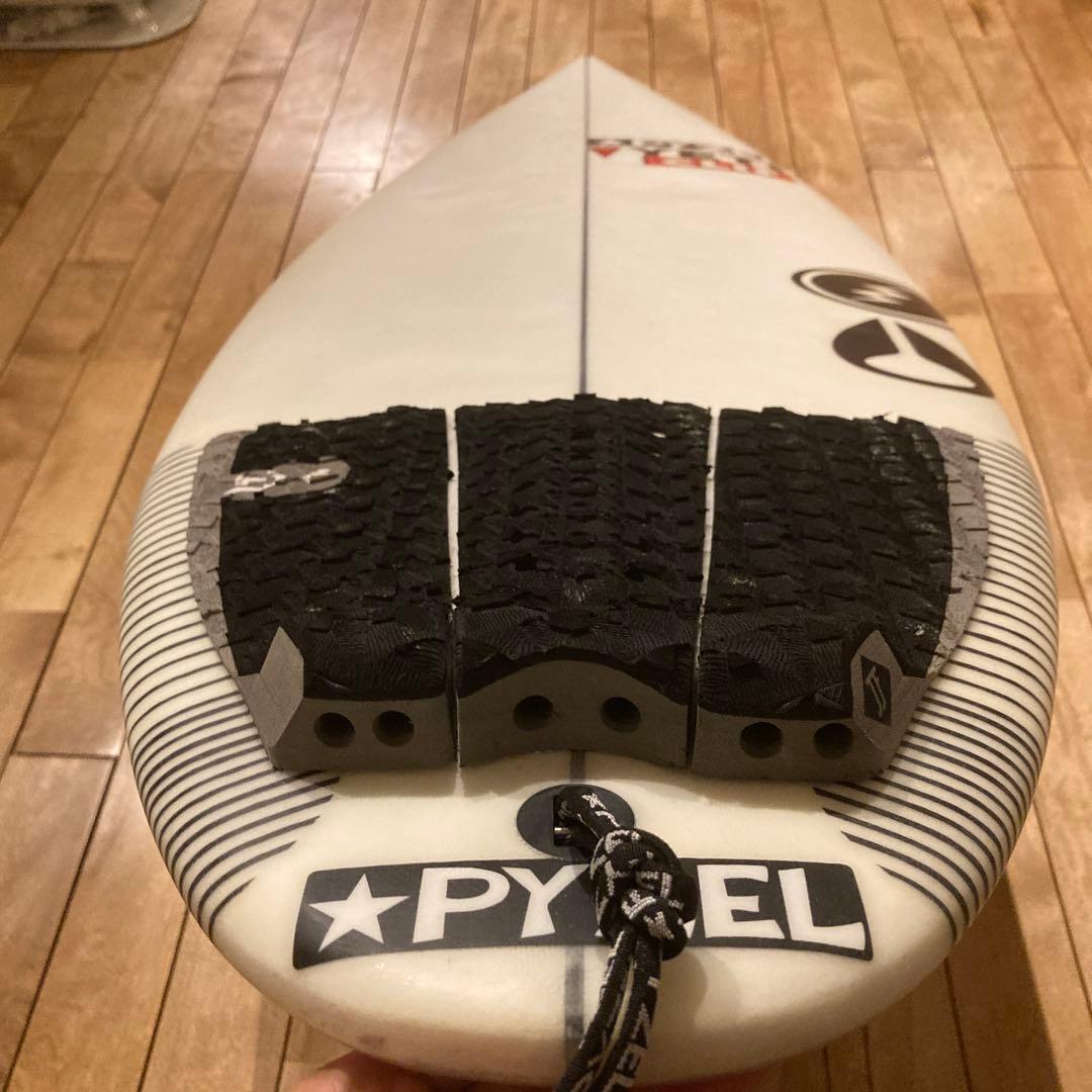 PYZELパイゼル　ジョンジョンフローレンス本人使用ボード