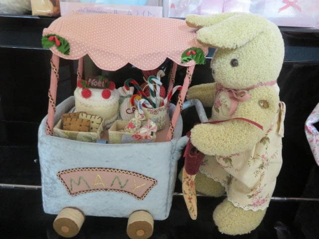 タイムセール2/4値下げ中　MANY　ウサギの小物入れ