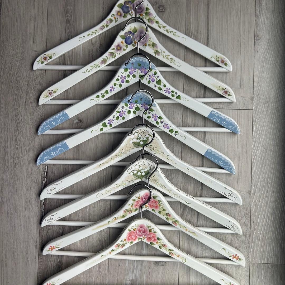 トールペイント作品　ホワイトハンガー8本