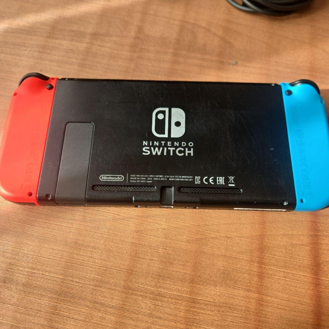 NINTENDO SWITCH 本体 付属品 ケース付き　液晶保護シール付き