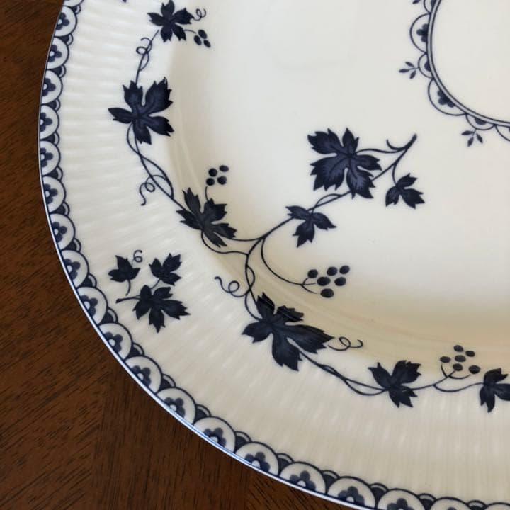 【美品】ロイヤルドルトン★ヨークタウン★オーバルパーティトレイ