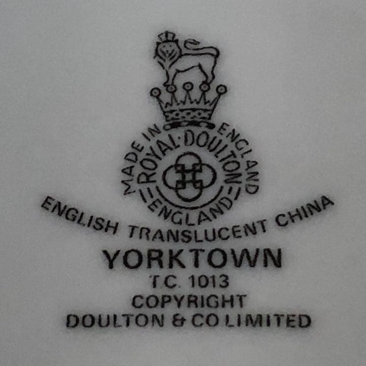 【美品】ロイヤルドルトン★ヨークタウン★オーバルパーティトレイ