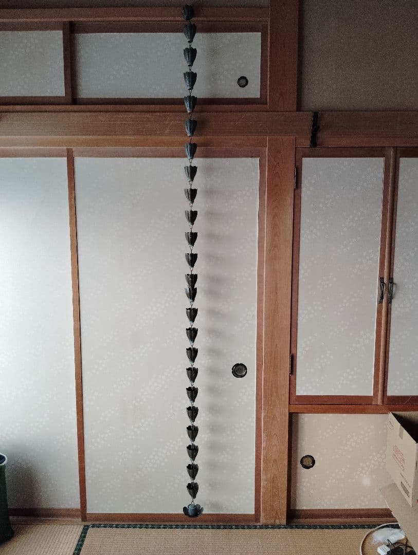 時代銅製鎖雨樋、全長約2.1メートル。