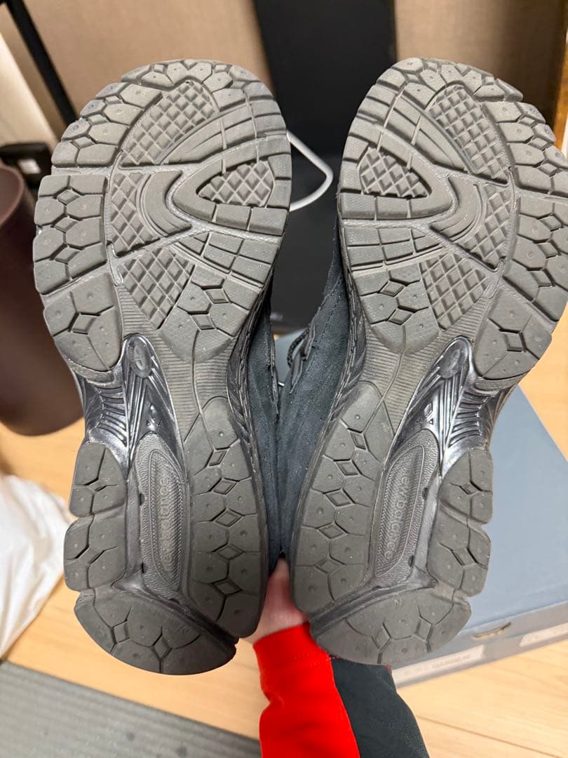 New Balance U2002RBL トリプルブラック26.5cm