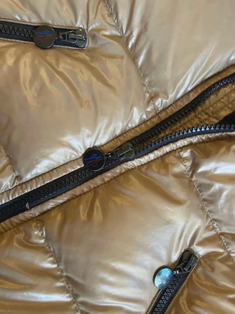 MONCLER フード付きダウンジャケット ベージュ