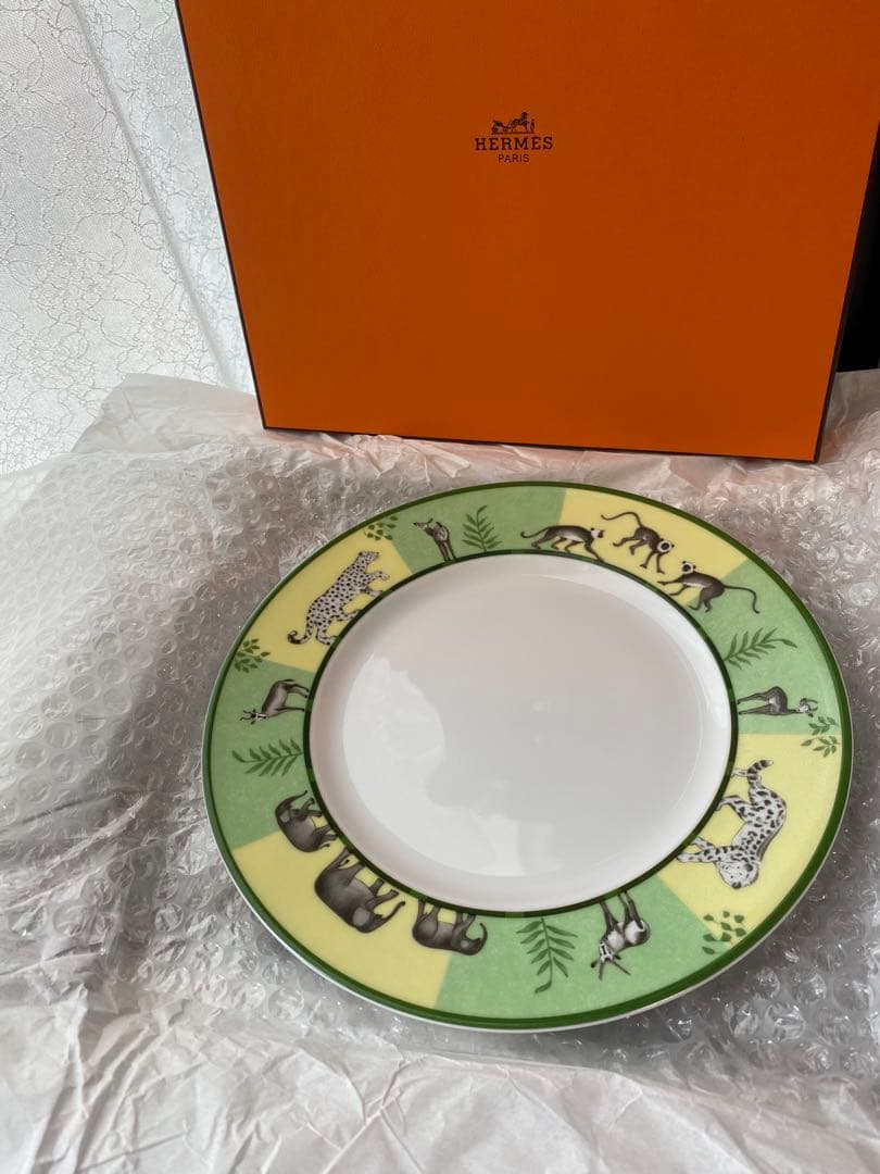 Hermès 、アフリカ動物柄