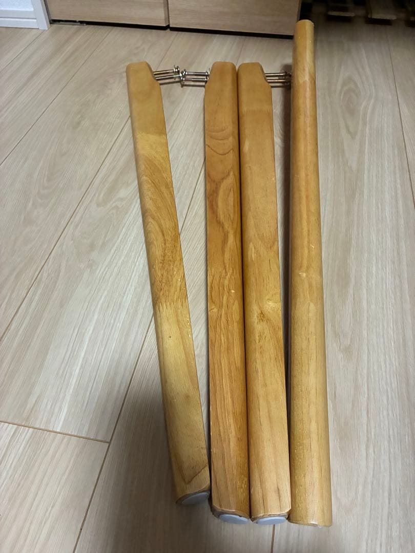 LOWYAの4人掛けダイニングテーブル　ダイニングセット