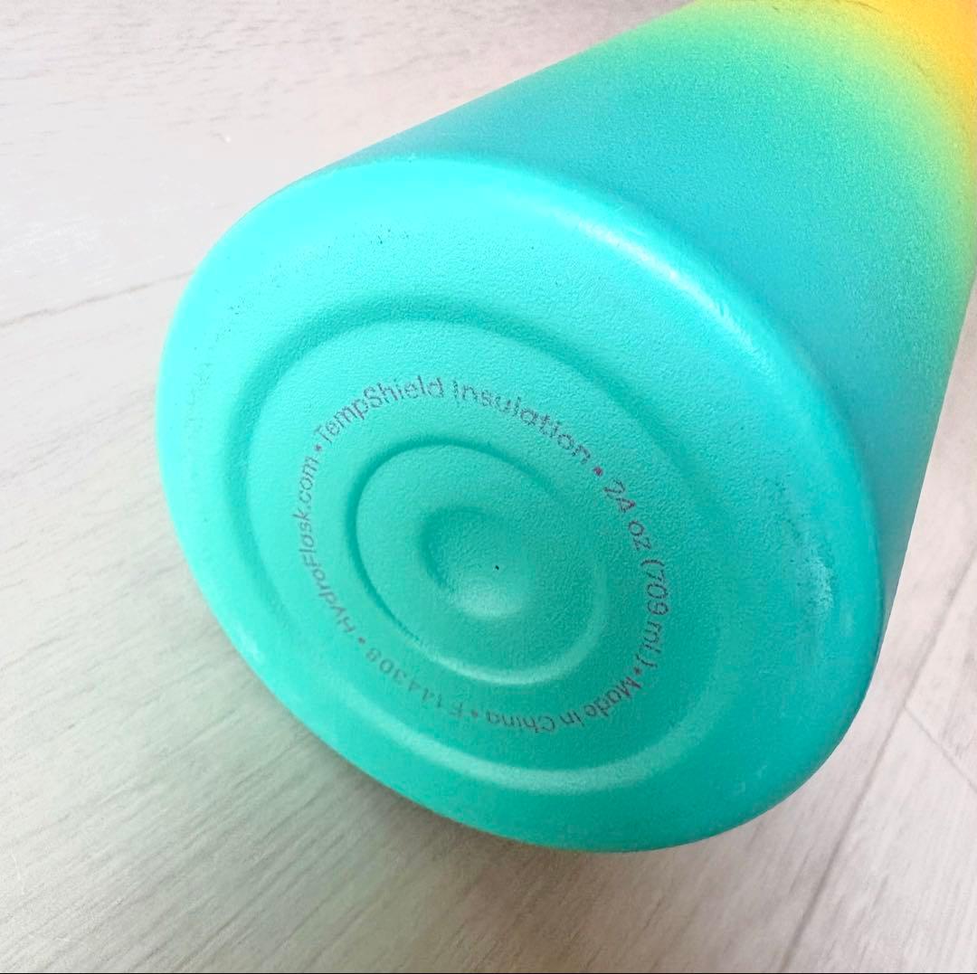 Hydra Flask ハイドロフラスク＊24oz レインボー ハワイ廃盤品