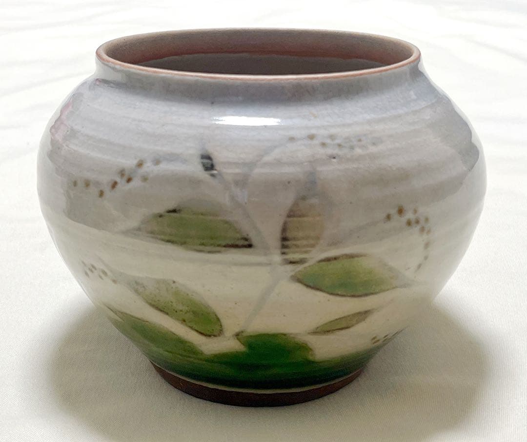 京焼 清水焼　鈴木清（人間国宝 富本憲吉 師事）作　緑釉草花柄　花瓶　飾壷