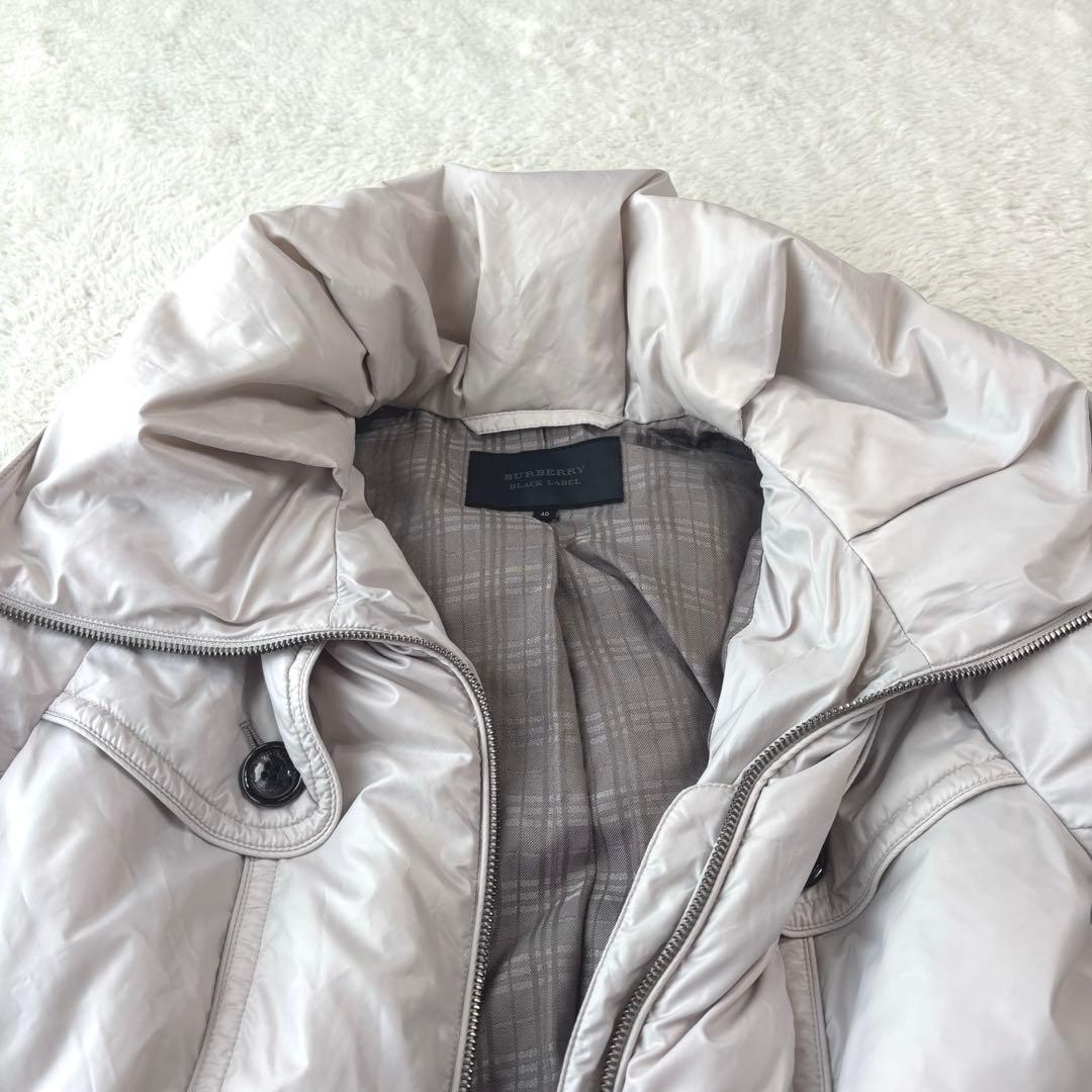 大きいサイズ バーバリーブラックレーベル ダウンジャケット ボリュームある襟元