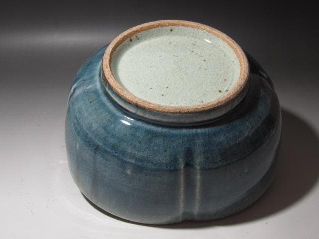 ☆　河井寛次郎　呉須輪花鉢　どっしりかまえた一品です☆y447