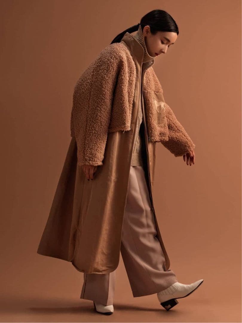 イアパピヨネ　スミスタイル　ボアブルゾン付き3WAY馬刺繍コート