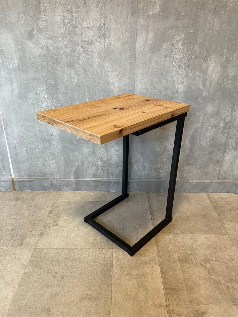 国産杉　無垢材　サイドテーブル　ハンドメイド　アイアン脚　即日発送