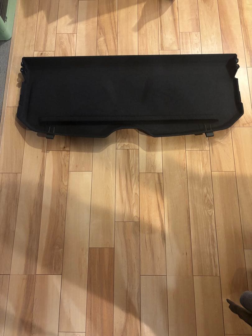 日産ノートオーラ　トノカバー