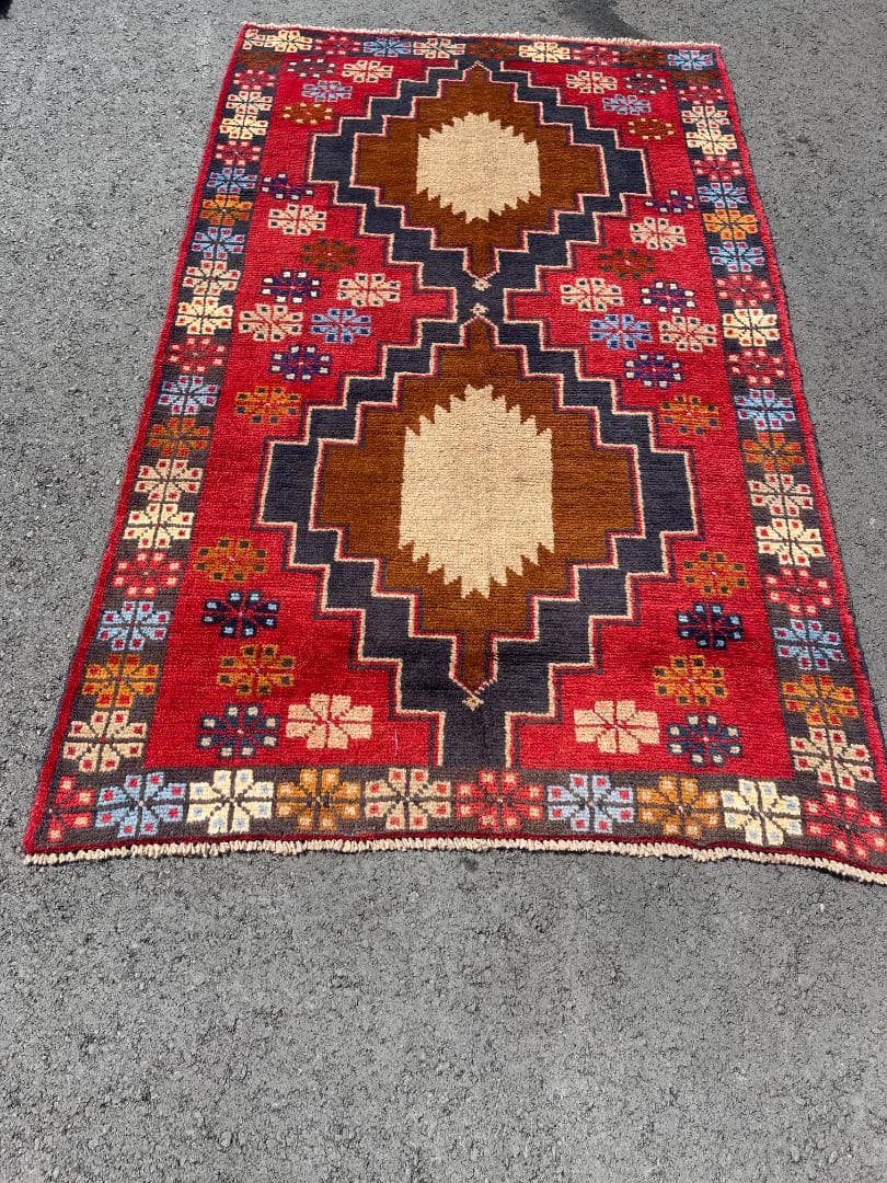 トライバロバルーチスターンヴィンテージオールドラグ 109 X177cm