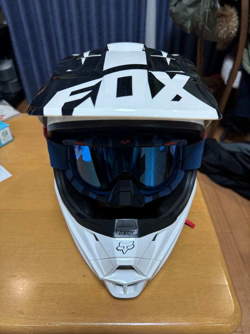 FOX V1 レース ヘルメット　ゴーグル付き　極上
