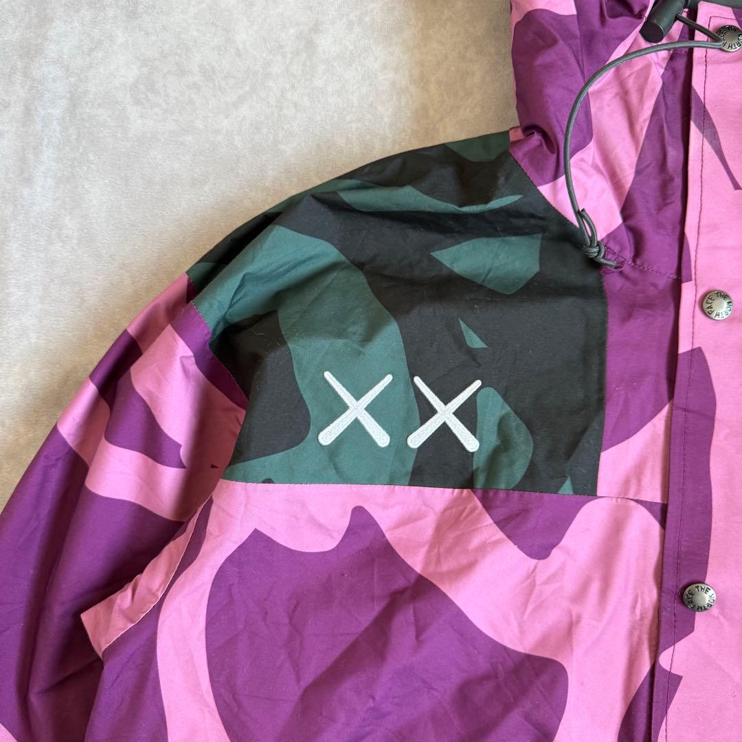 ザノースフェイス KAWS マウンテンパーカー M