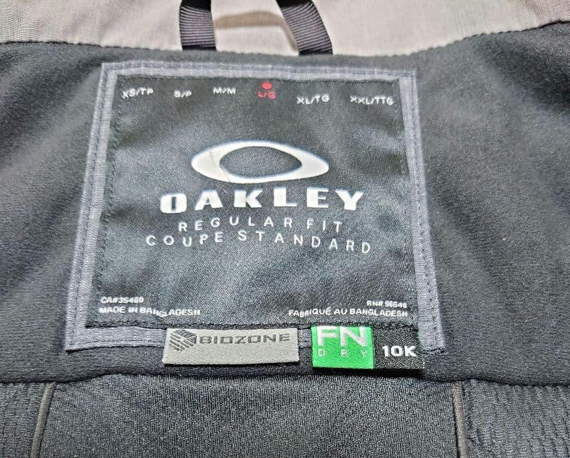 Oakley スキー・スノーボードジャケット グレー　スノーウェア