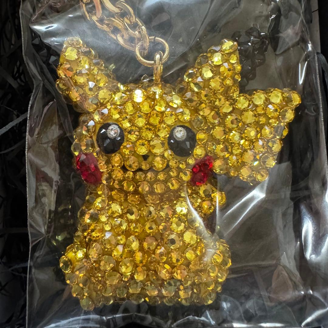 SWAROVSKI　スワロフスキー　ピカチュウ　ポケモン　おすわりピカチュウ