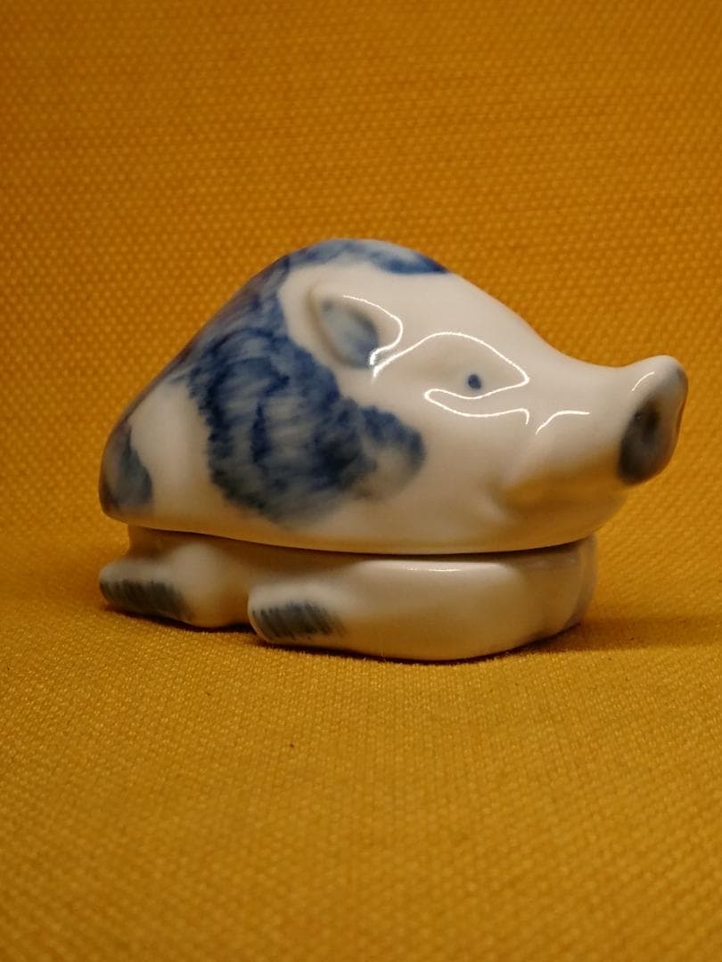 【美品】イノシシ　陶器　香合　置物　インテリア　工芸品　美術品　A1113