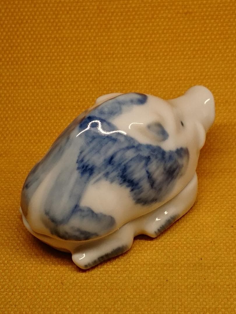【美品】イノシシ　陶器　香合　置物　インテリア　工芸品　美術品　A1113