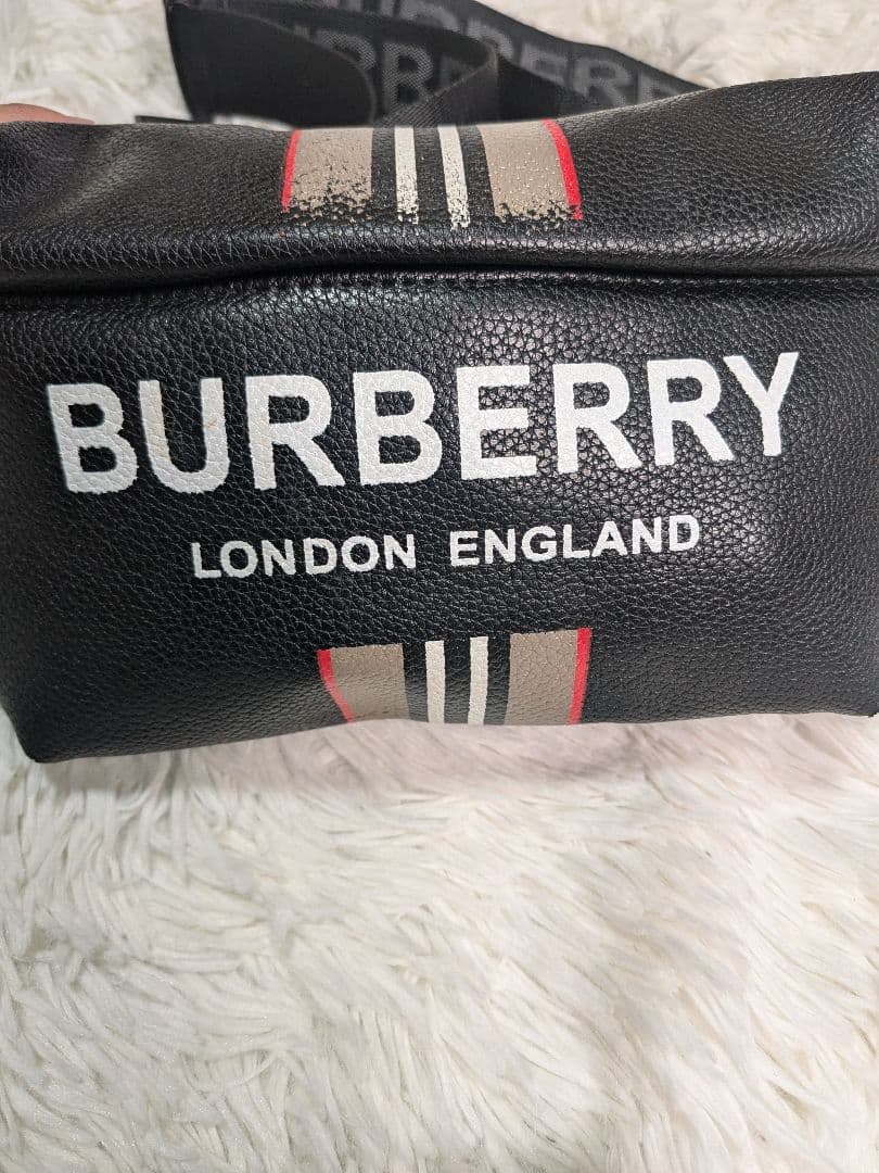BURBERRY ボディバッグ レザー