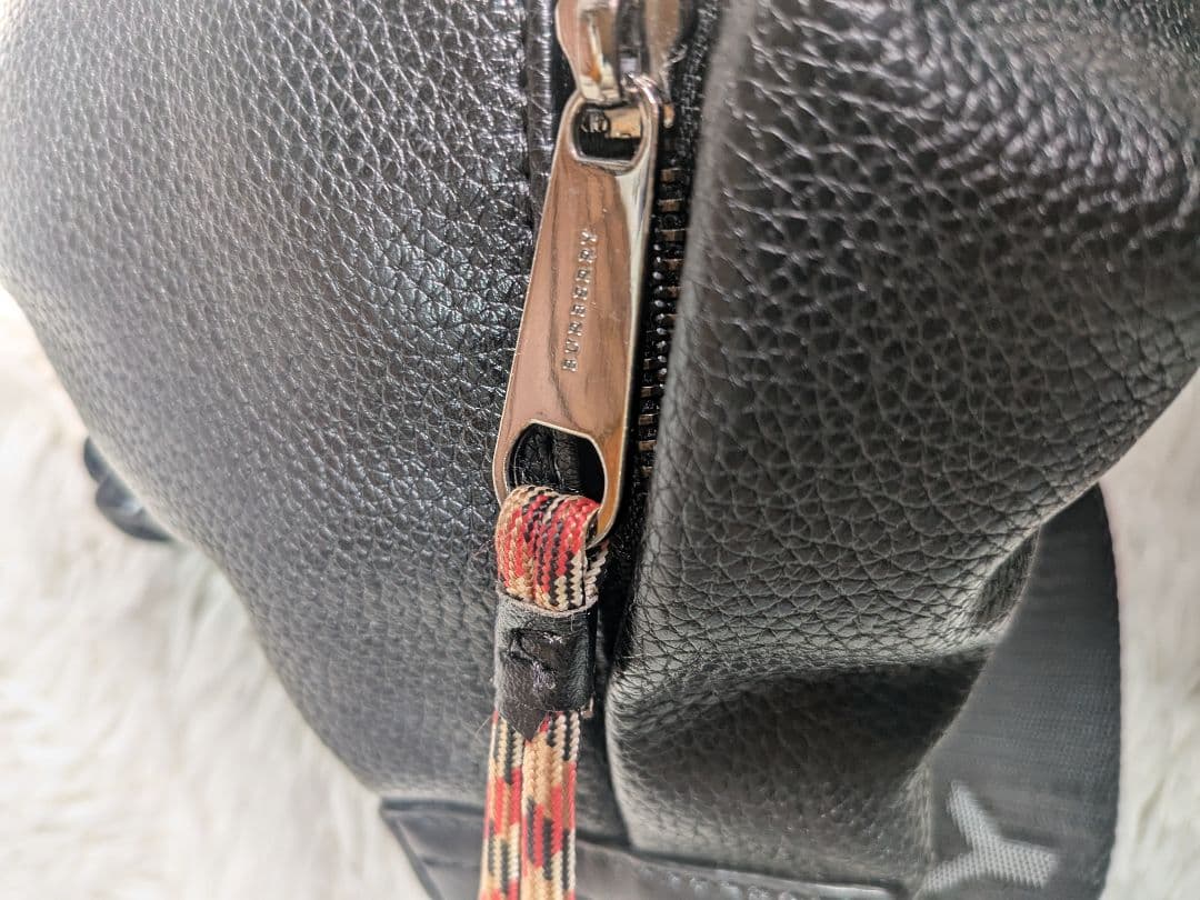 BURBERRY ボディバッグ レザー