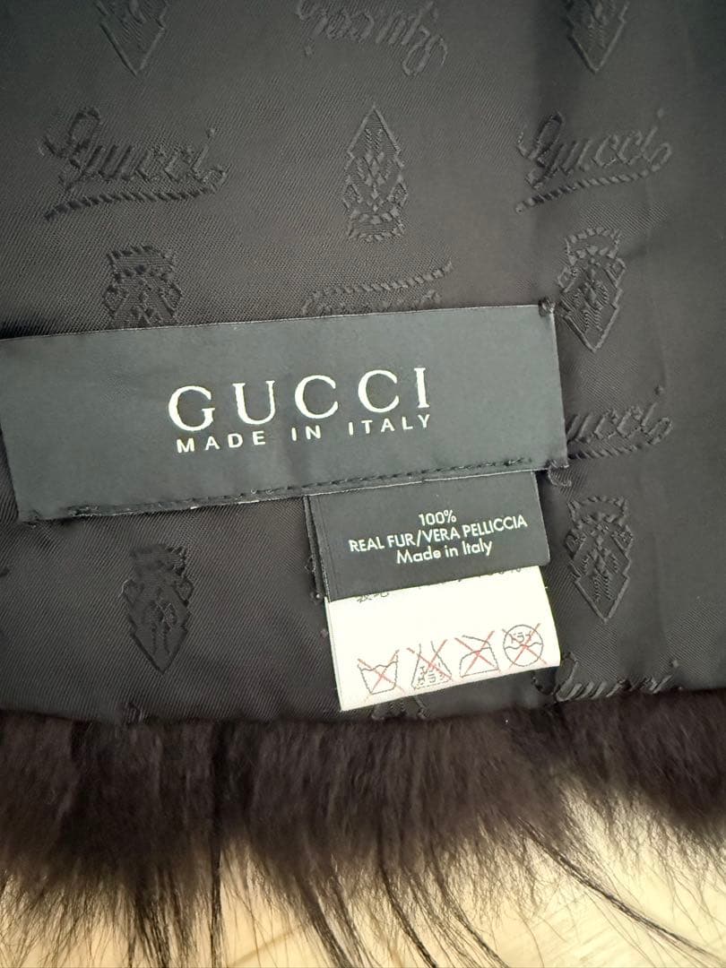 GUCCI ブラックファーストール