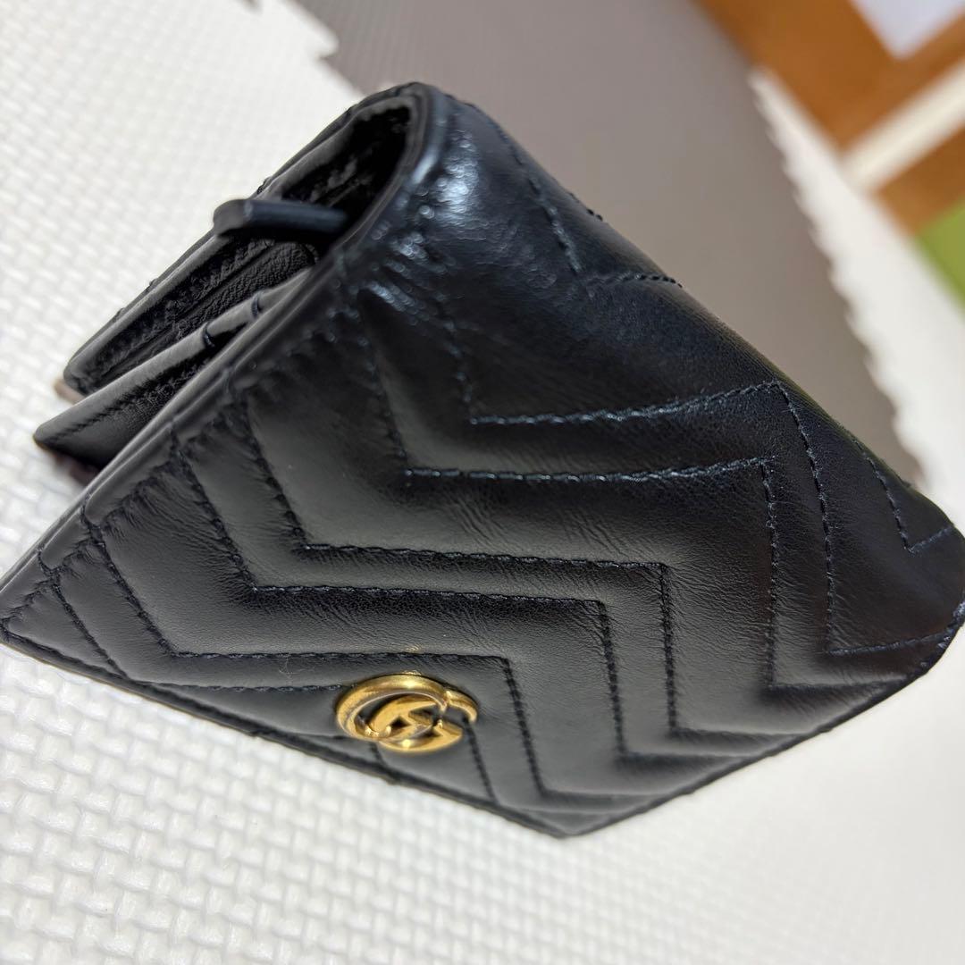 Gucci ブラック 二つ折り財布