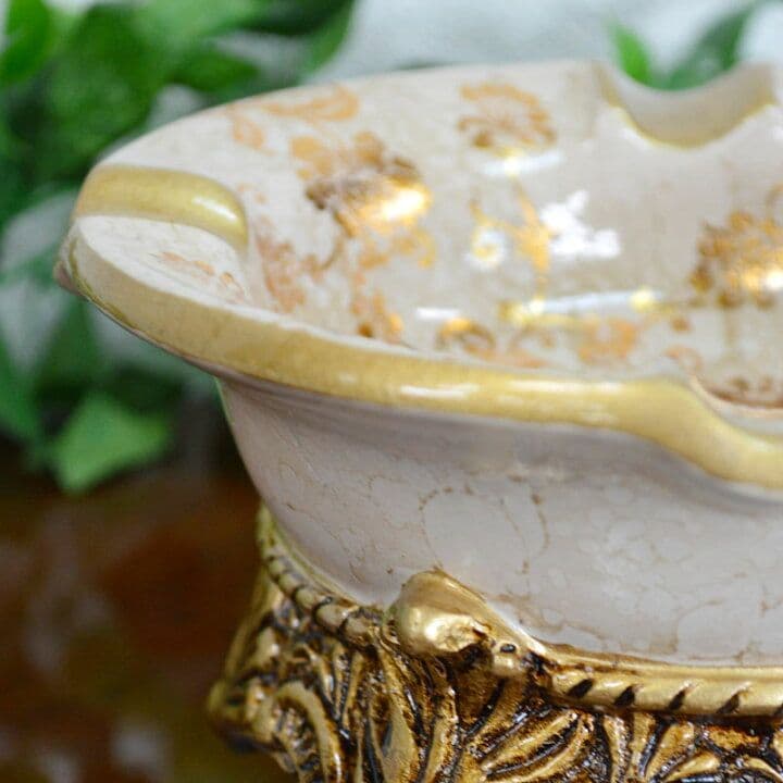 輸入雑貨　シノワズリ　灰皿　ゴールド　花柄　リビング　小物入れ