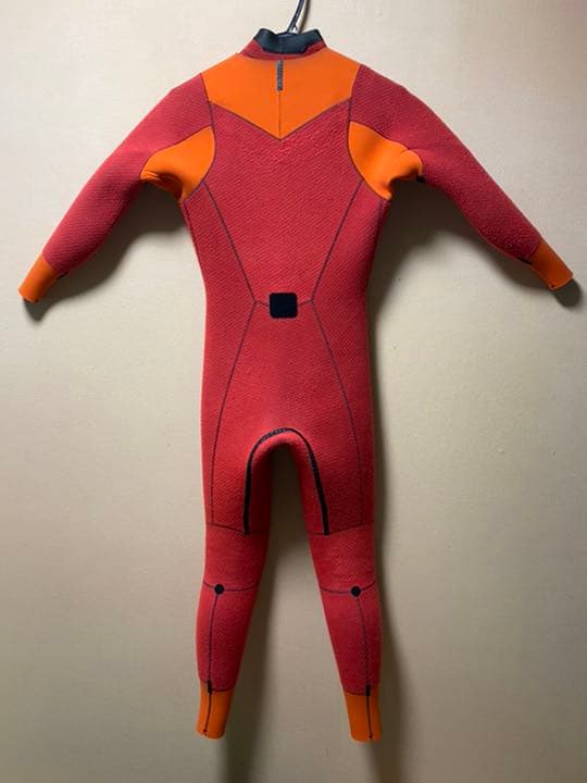値下げしました。ウェットスーツ セミドライ ハリー　holly  オーダー品