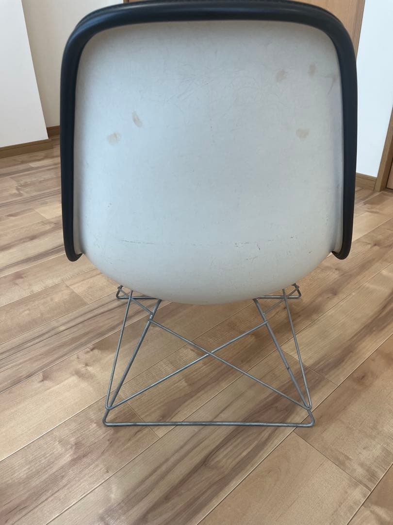 ハーマンミラー　イームズ　ナウガハイドレザー　キャツクレードル