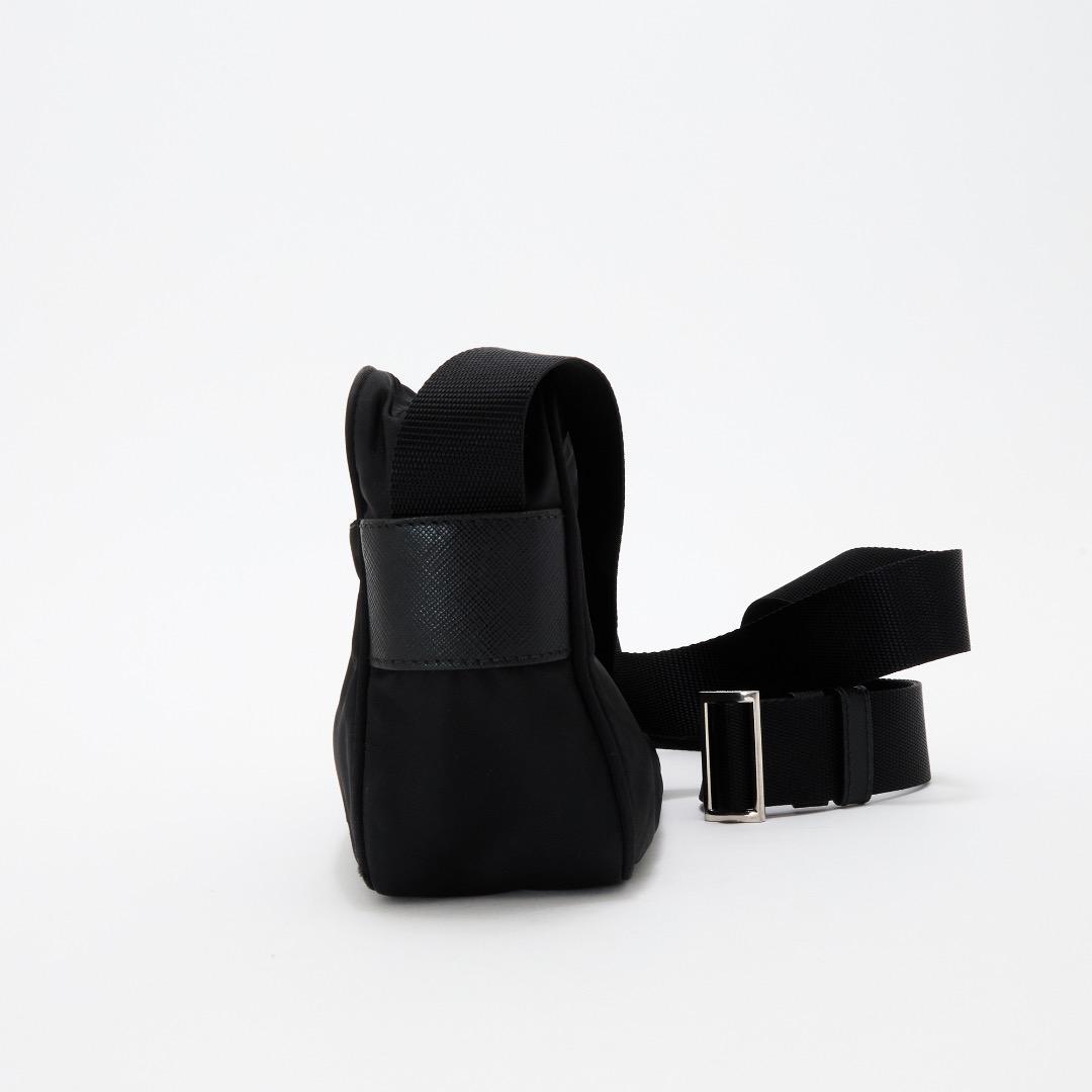 プラダ Re-Nylon ショルダーバッグ
