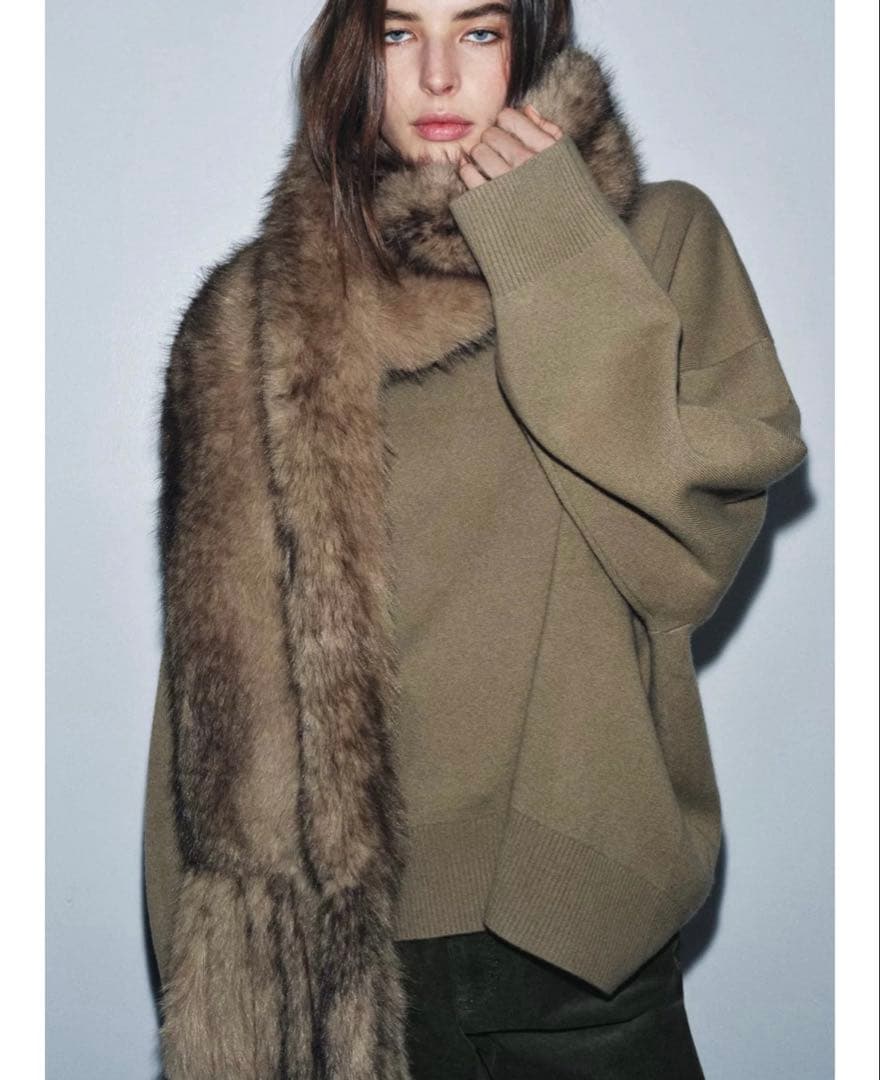 大人気　即完売商品　フェイクファーフリンジ付きプレーンスカーフ