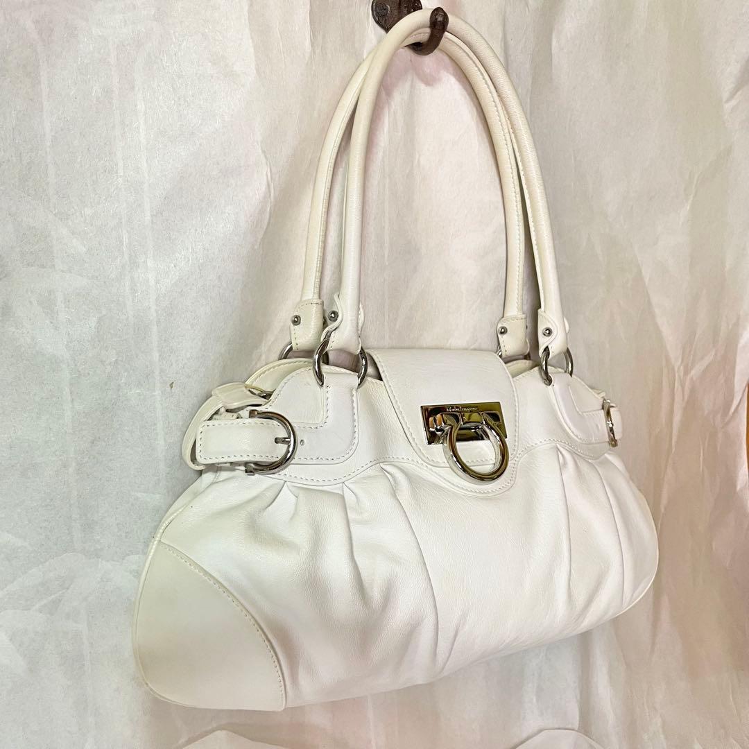 Salvatore Ferragamoガンチーニ マリッサ ショルダーバッグ