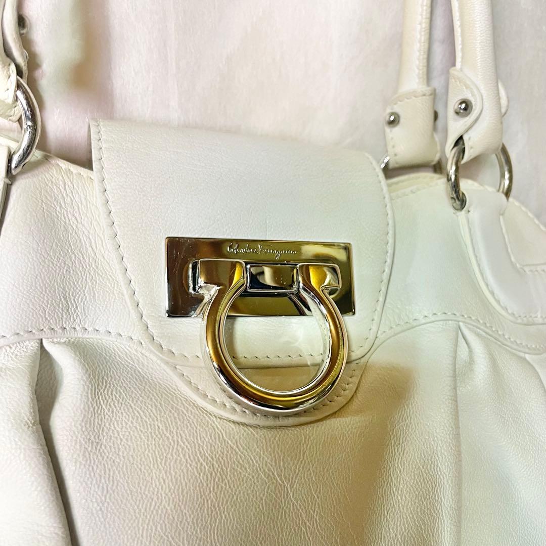 Salvatore Ferragamoガンチーニ マリッサ ショルダーバッグ