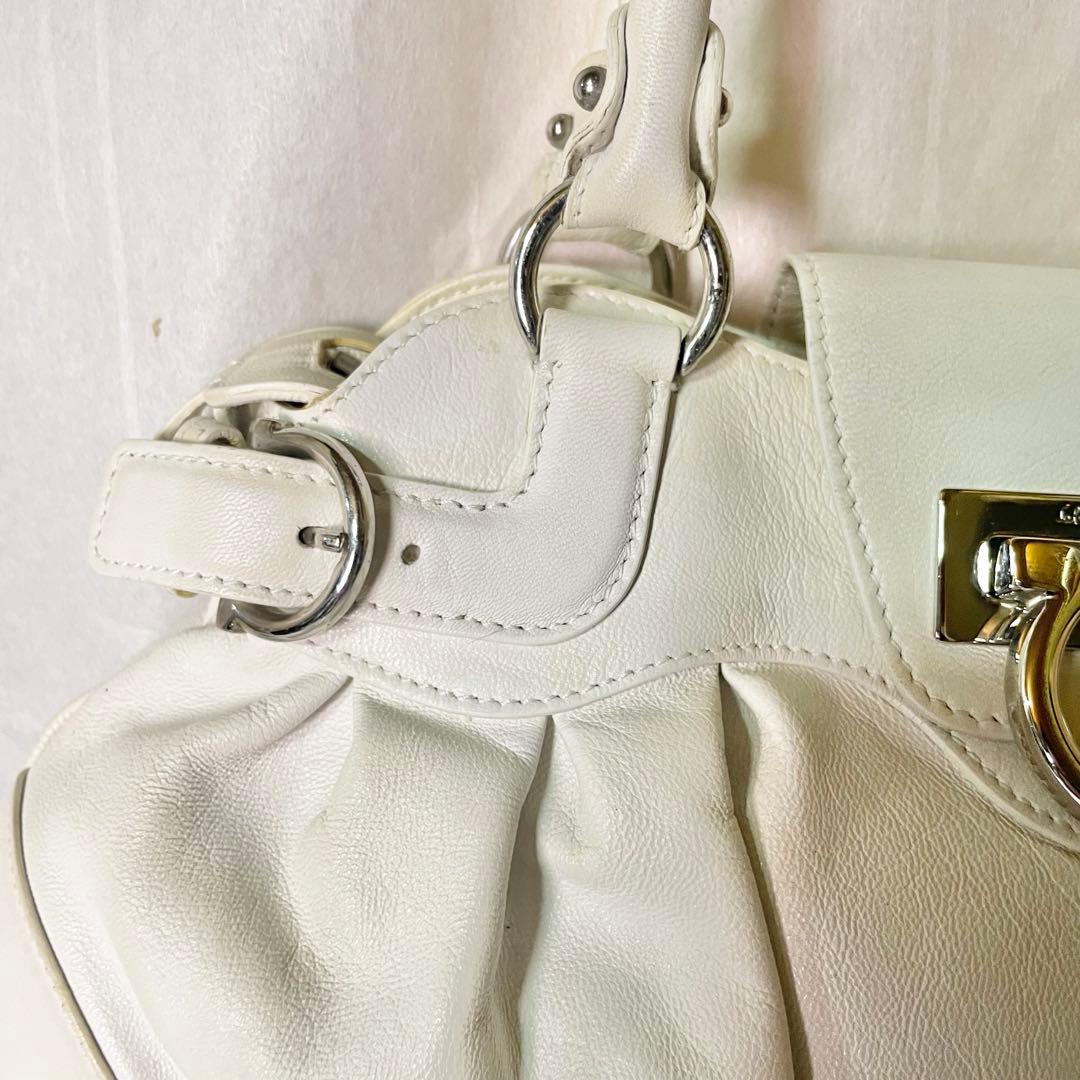 Salvatore Ferragamoガンチーニ マリッサ ショルダーバッグ