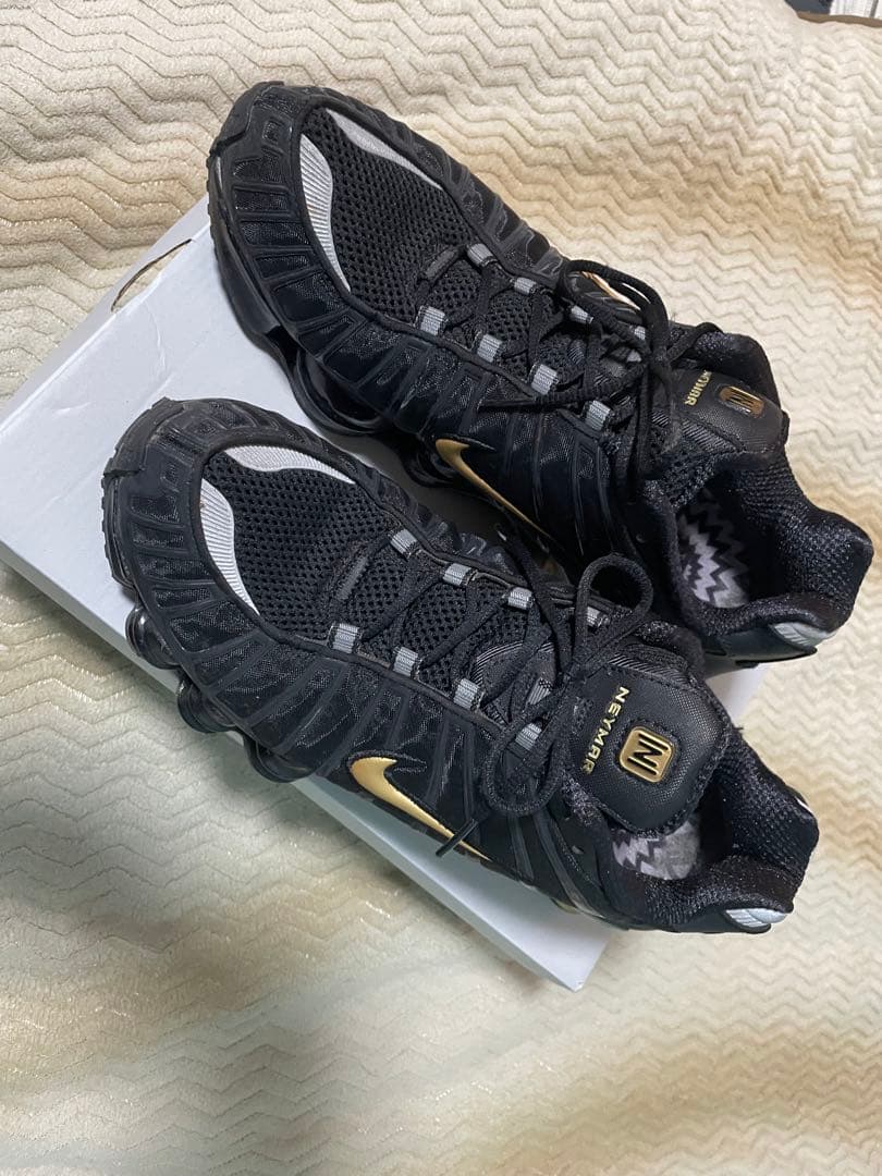 NIKE NEYMAR ブラック ゴールド スニーカー