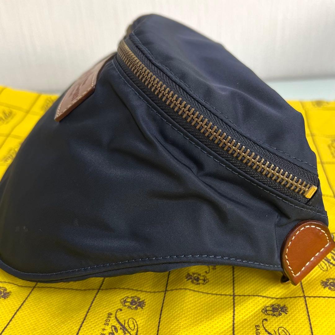 『極美品』Felisi フェリージ1052 ボディバッグ クロスボディ　ネイビー