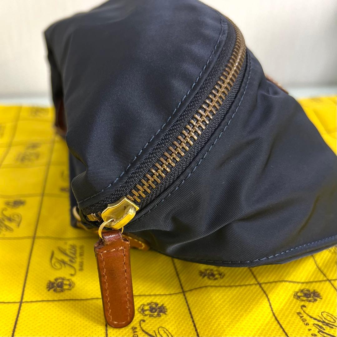 『極美品』Felisi フェリージ1052 ボディバッグ クロスボディ　ネイビー