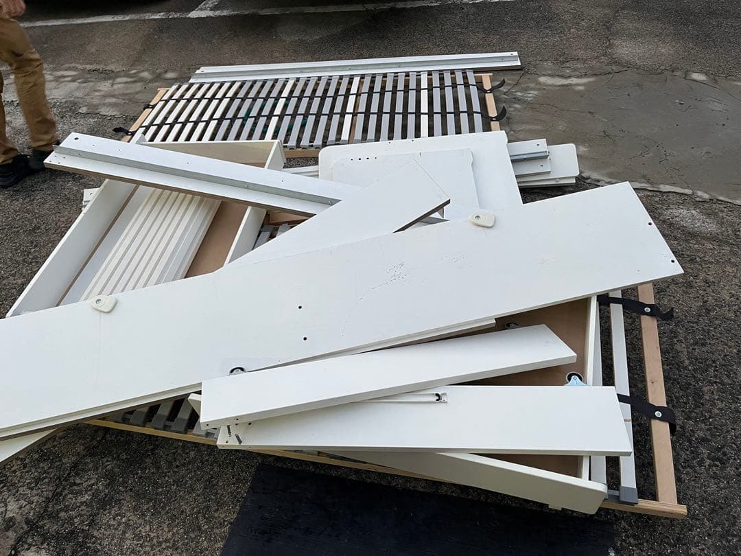 ホワイト ダブルベッドフレーム