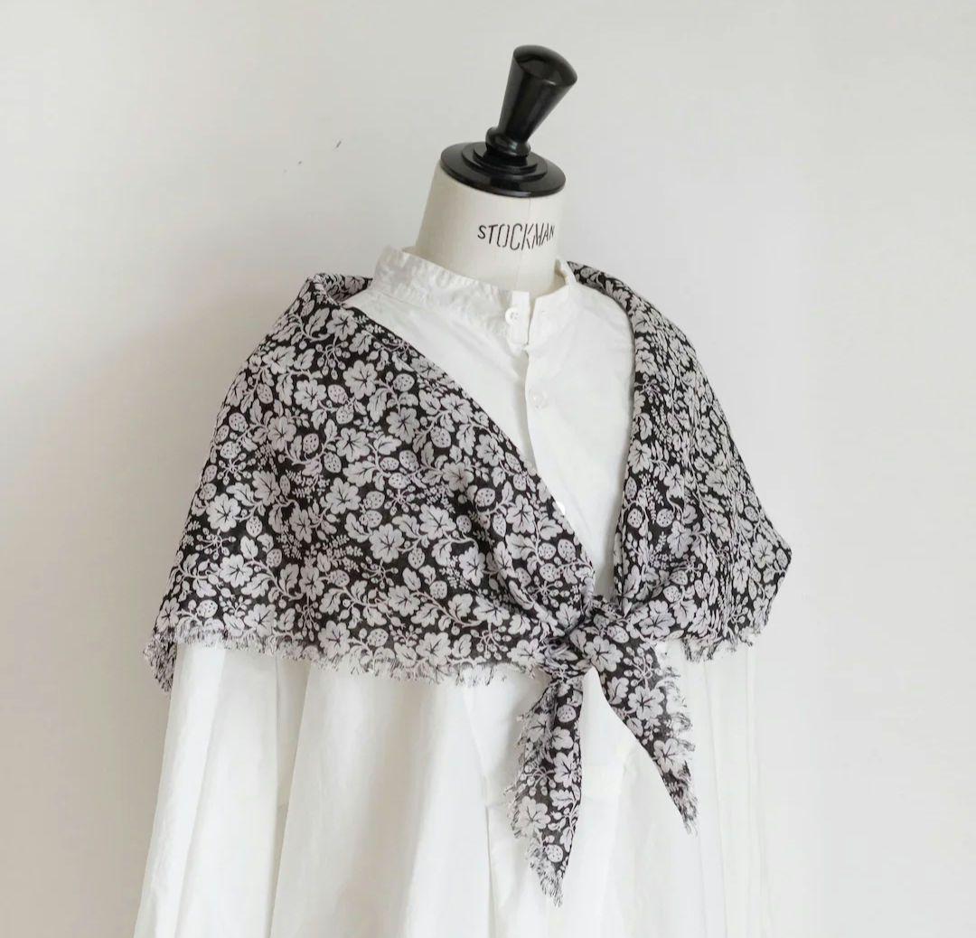 新品未使用タグ無今季R&D.M.Co- ワイルドベリーガーゼショール