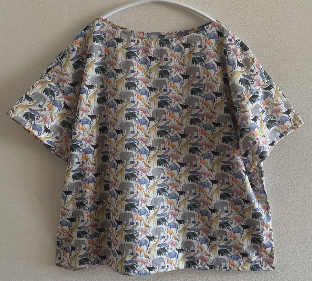 ウキョウ様　プルオーバーM半袖×2 リバティ Queue for the Zoo