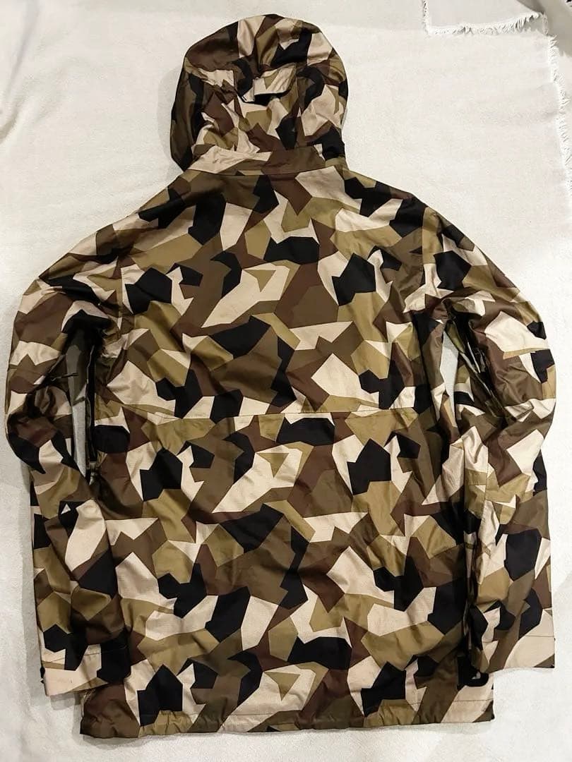 BURTON カモフラージュ フード付きスノーボードジャケット