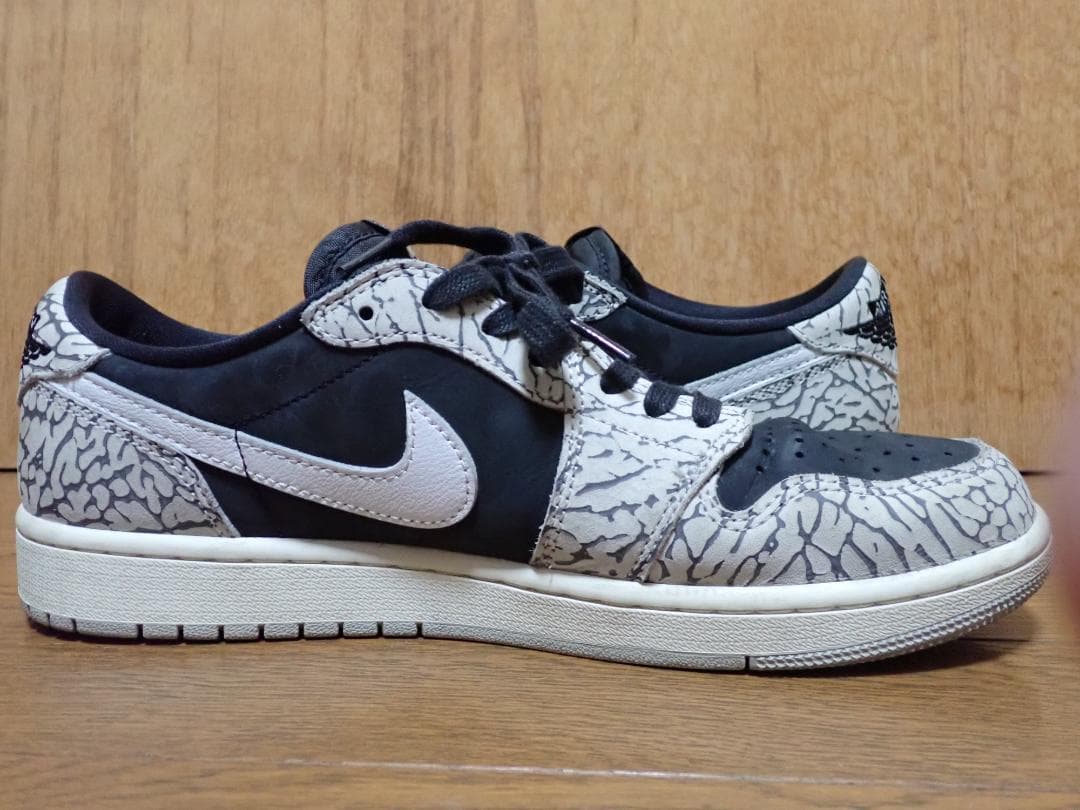 【美品】Nike Air Jordan 1 Retro Low ブラックセメント